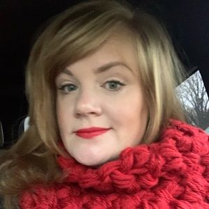 Meet your Posher, Holly